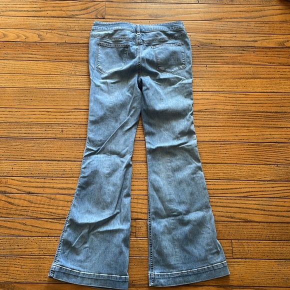 Altered State, Light Blue Flare Jeans, Size 29 - Picture 3 of 4